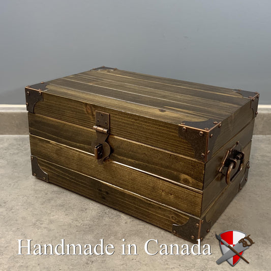 Rustic Cedar-Wood Storage Treasure Chest